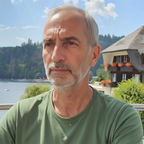 YAD-BINYAMIN-REVIEWS-AMOYAL